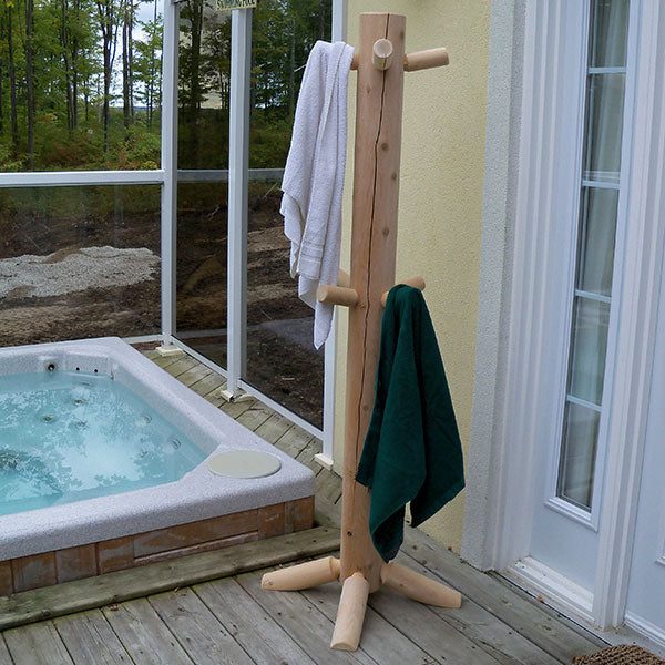 Dundalk Leisurecraft Canadian Timber - Log Robe Tree - L358